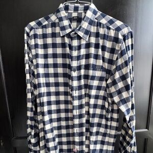 Uniqlo Long Sleeved Flannel Shirt – Button Down Collar / Blue and White Check